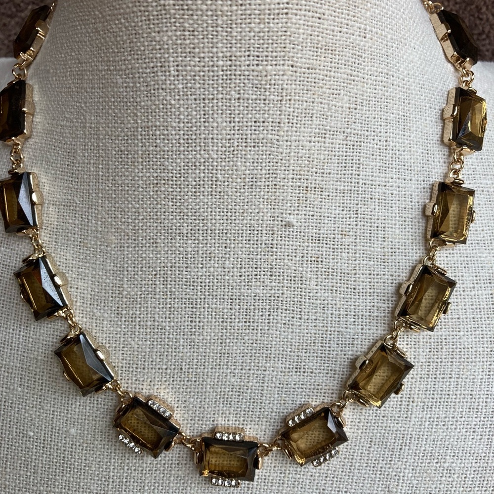 Topaz coloured stone necklace.